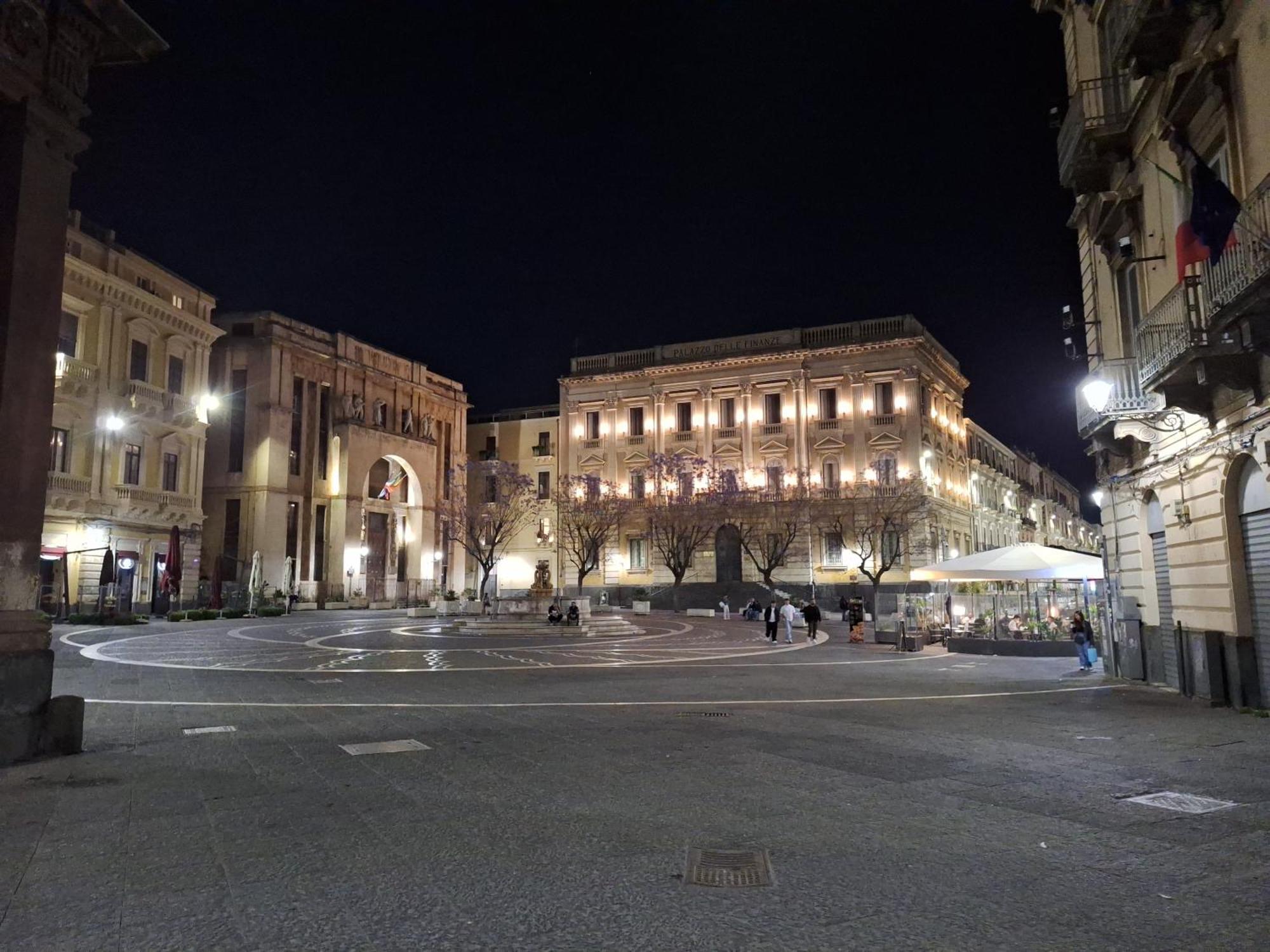 Casa Vacanze Al Teatro Catânia Exterior foto